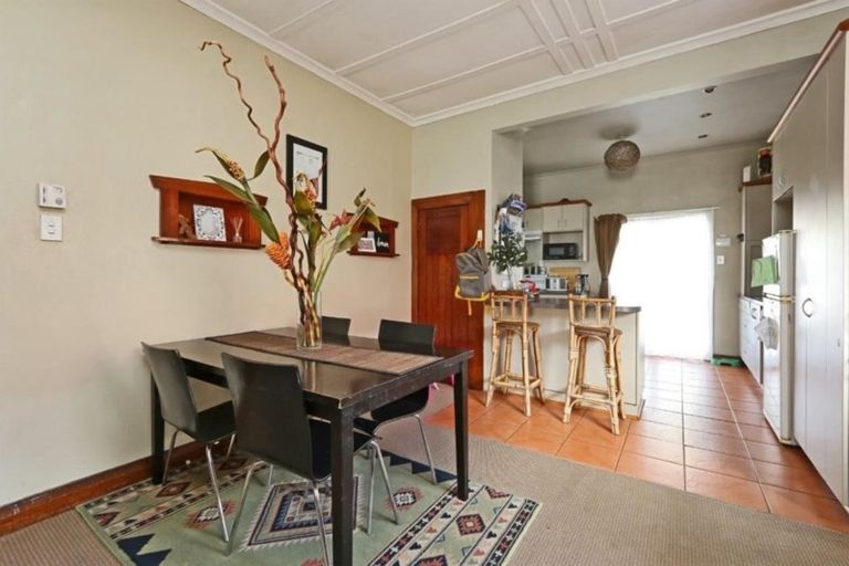 Photo of property in 214 Lascelles Street, Saint Leonards, Hastings, 4120