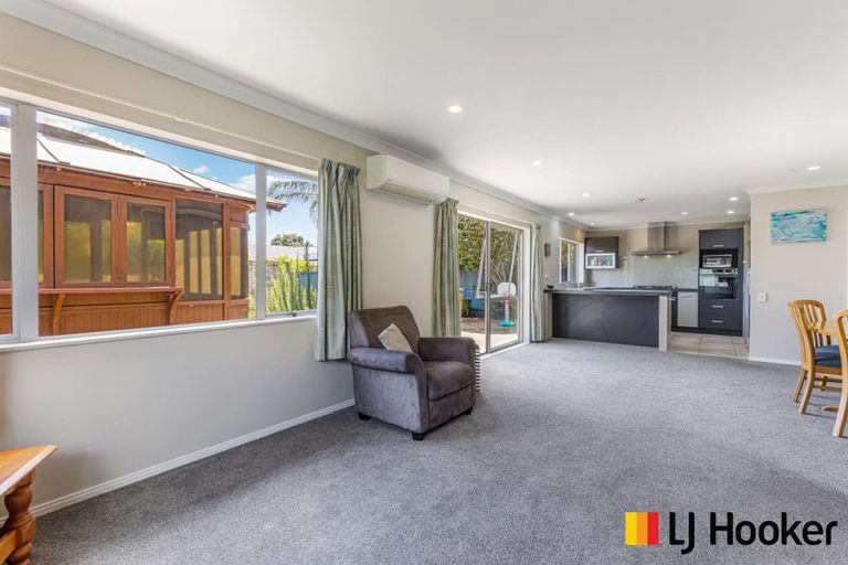 Photo of property in 52 Belfry Place, Wattle Downs, Auckland, 2103