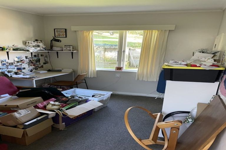 Photo of property in 19 Petherick Crescent, Johnsonville, Wellington, 6037