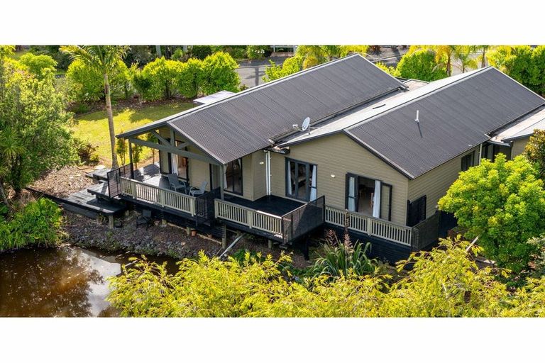 Photo of property in 15 Alderton Drive, Kerikeri, 0230