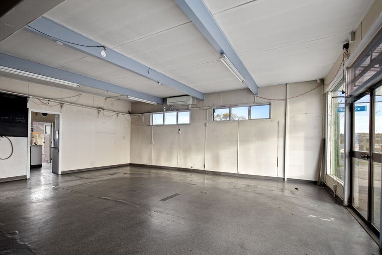 Photo of property in Terrace Stores, 29 Royal Terrace, Alexandra, 9320