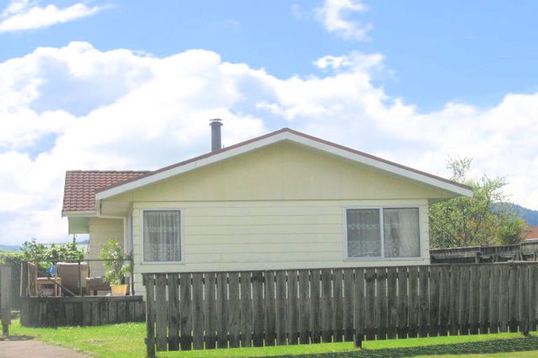 Photo of property in 19 Bronte Place, Owhata, Rotorua, 3010