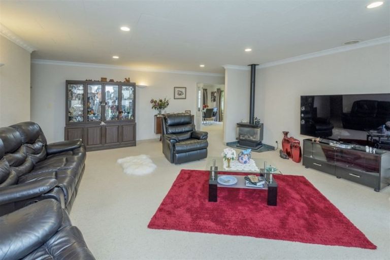 Photo of property in 40 Easton Way, Levin, 5510