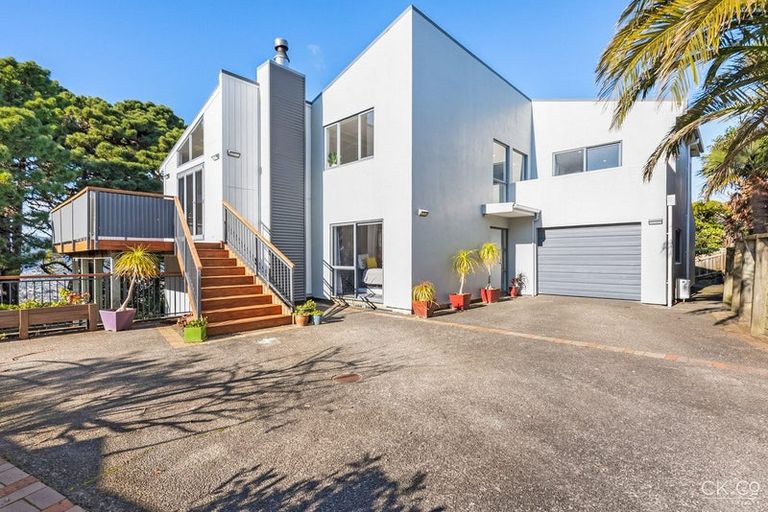 Photo of property in 175 Tirohanga Road, Tirohanga, Lower Hutt, 5010