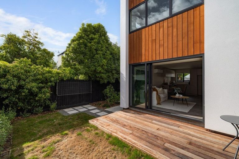 Photo of property in 10 Exeter Street, Lyttelton, 8082