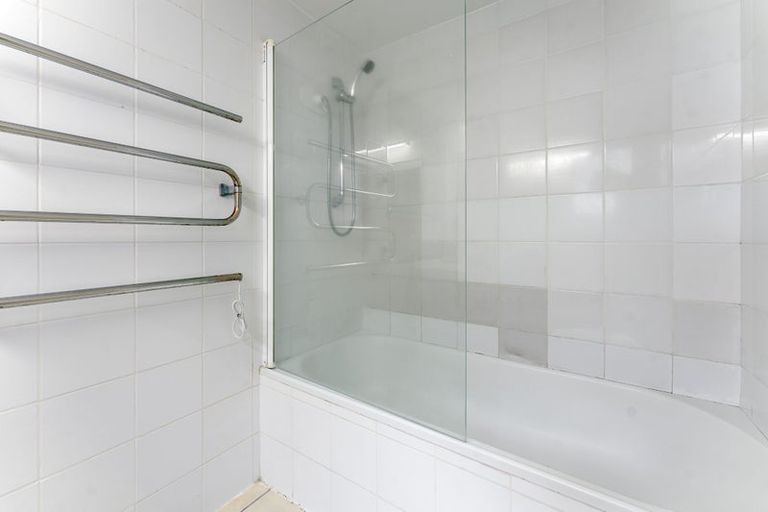 Photo of property in 2/3 Omana Road, Milford, Auckland, 0620