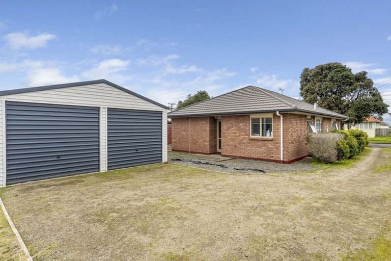 Photo of property in 2 Maire Street, Gonville, Whanganui, 4501