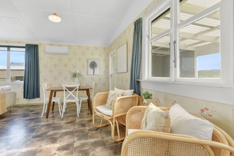 Photo of property in 4 Coleman Avenue, Waverley, 4591