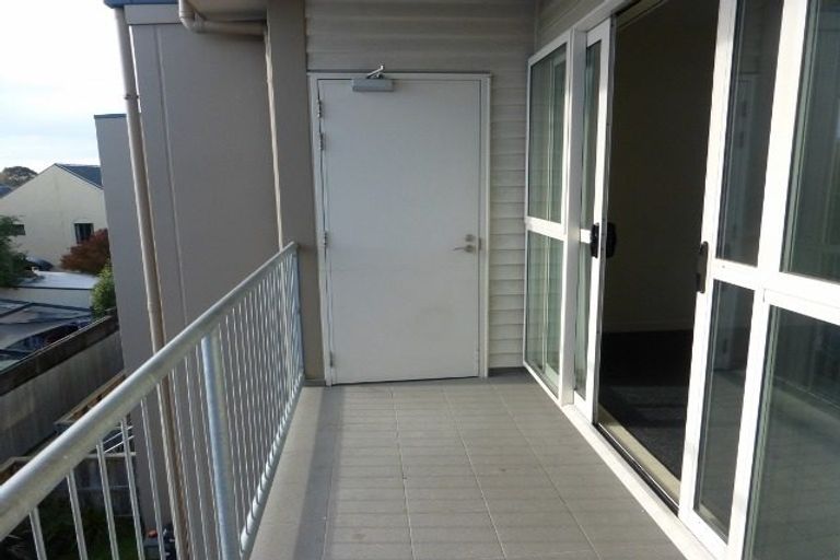 Photo of property in 27/30 Mathesons Road, Phillipstown, Christchurch, 8011