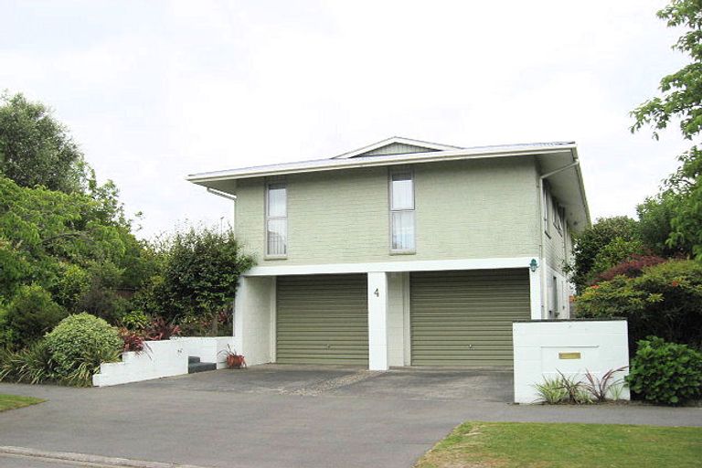 Photo of property in 4 Hawkswood Place, Avonhead, Christchurch, 8042
