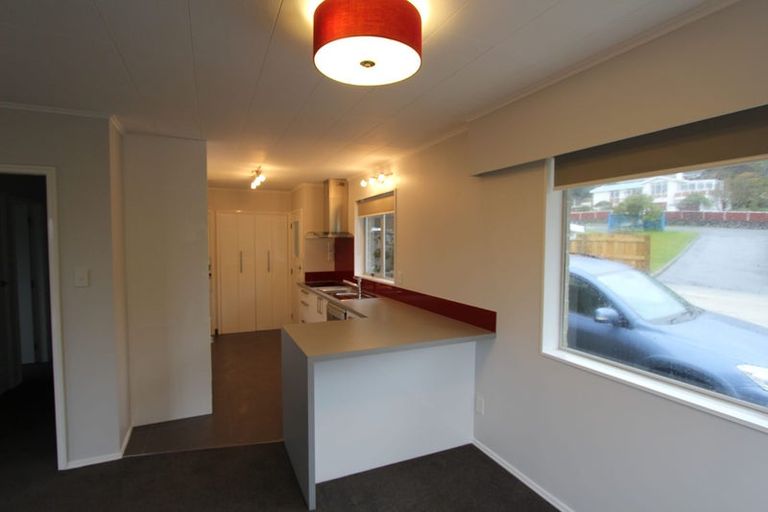 Photo of property in 24 Dowse Drive, Maungaraki, Lower Hutt, 5010