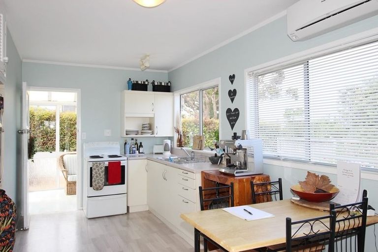 Photo of property in 54 Everard Avenue, Army Bay, Whangaparaoa, 0930