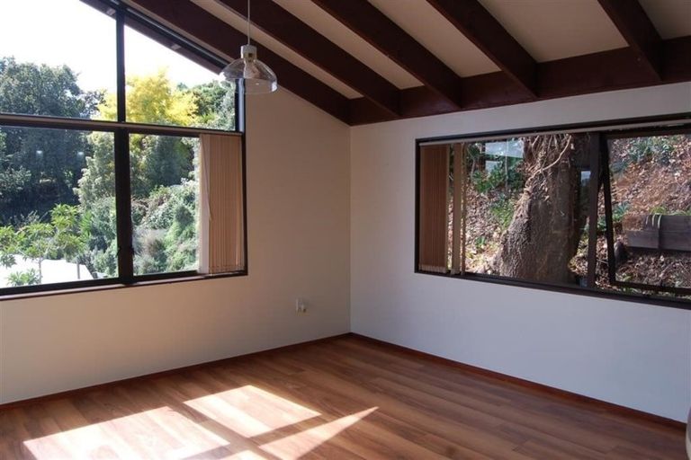 Photo of property in 27 Burns Road, Hospital Hill, Napier, 4110