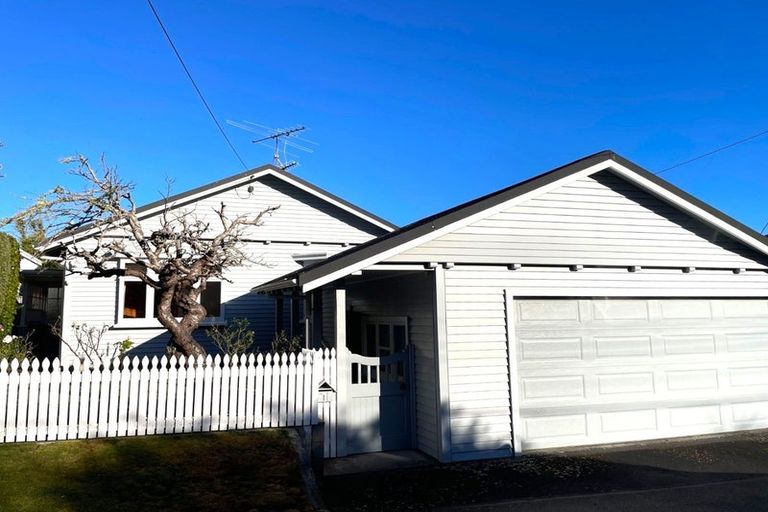 Photo of property in 1 Newcombe Crescent, Karori, Wellington, 6012