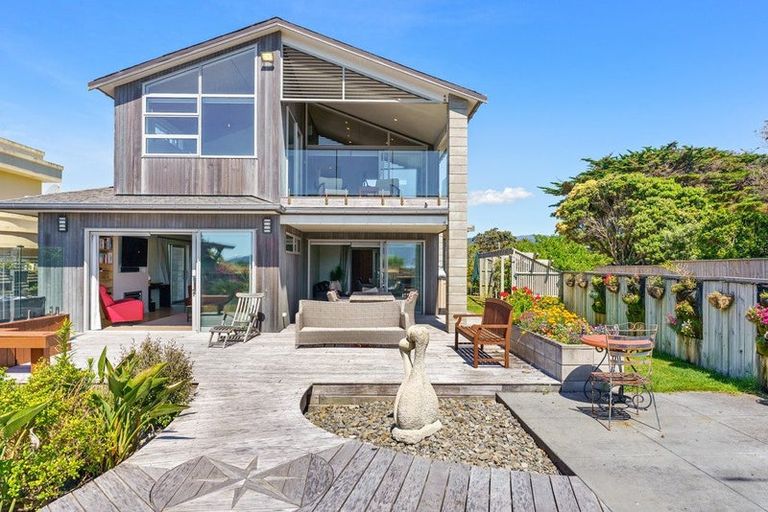 Photo of property in 131 Manly Street, Paraparaumu Beach, Paraparaumu, 5032