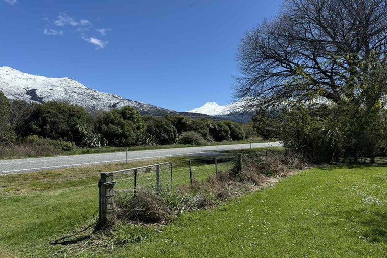 Photo of property in 5086 Makarora-lake Hawea Road, Makarora, Wanaka, 9382