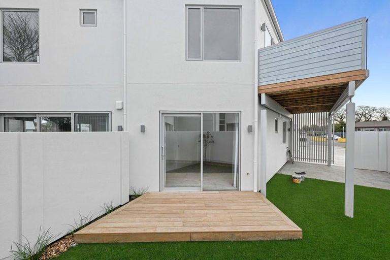 Photo of property in 2/24 Pickering Crescent, Chedworth, Hamilton, 3210