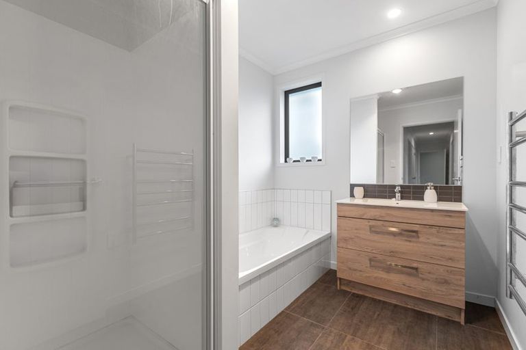 Photo of property in 8 Cowell Crescent, Pyes Pa, Tauranga, 3112