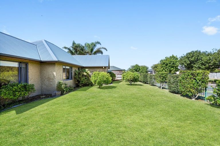 Photo of property in 16 Cate Road, Rototuna, Hamilton, 3210