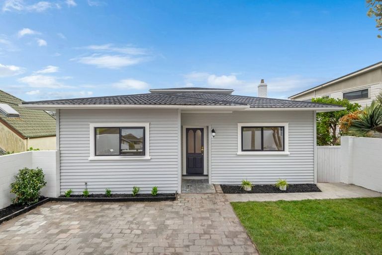 Photo of property in 1/45 Rangitoto Terrace, Milford, Auckland, 0620