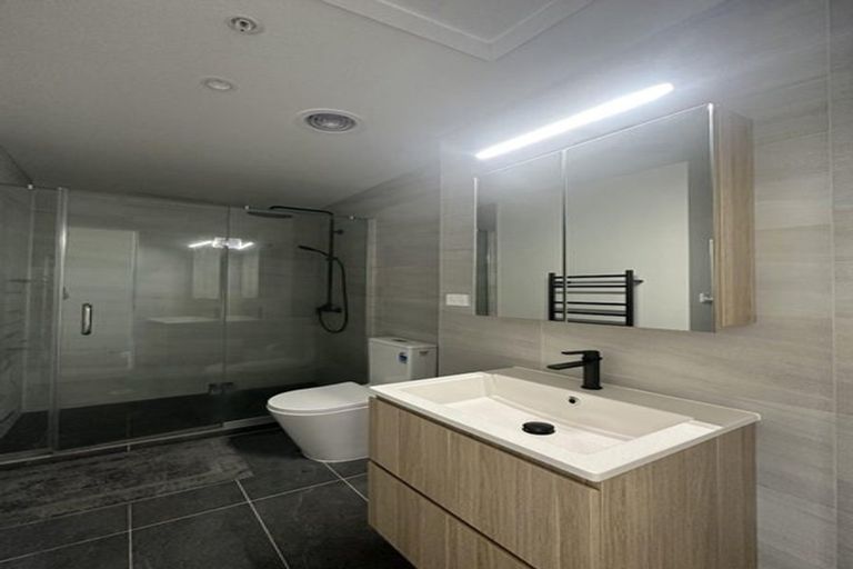 Photo of property in 904/1 Buscomb Avenue, Henderson, Auckland, 0610