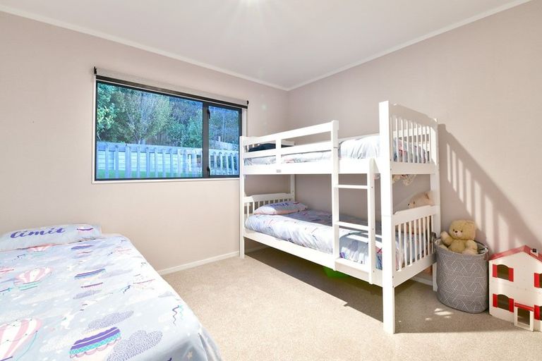 Photo of property in 144 Red Beach Road, Red Beach, 0932