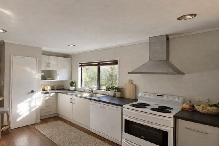 Photo of property in 23 Trinidad Road, Sunnynook, Auckland, 0620