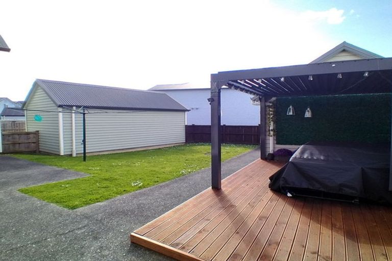 Photo of property in 14 Warbler Crescent, Papakura, 2110
