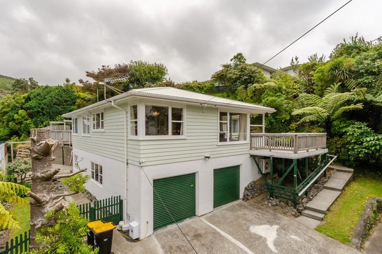 Photo of property in 12 Pembroke Street, Tawa, Wellington, 5028