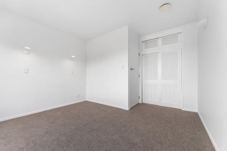 Photo of property in 3/63a Norwood Road, Bayswater, Auckland, 0622