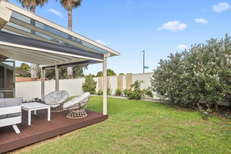 Photo of property in 37 Riverside Drive, Waiuku, 2123