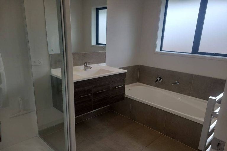 Photo of property in 5 Kapiakauri Road, One Tree Point, 0118