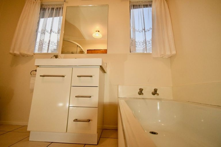 Photo of property in 16 Wilson Grove, Normandale, Lower Hutt, 5010