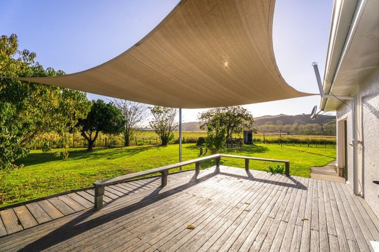 Photo of property in 3 Nicks Head Station Road, Muriwai, Gisborne, 4072