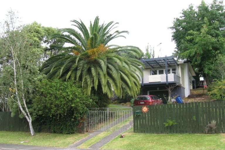 Photo of property in 16 Mcphail Street, Birkdale, Auckland, 0626