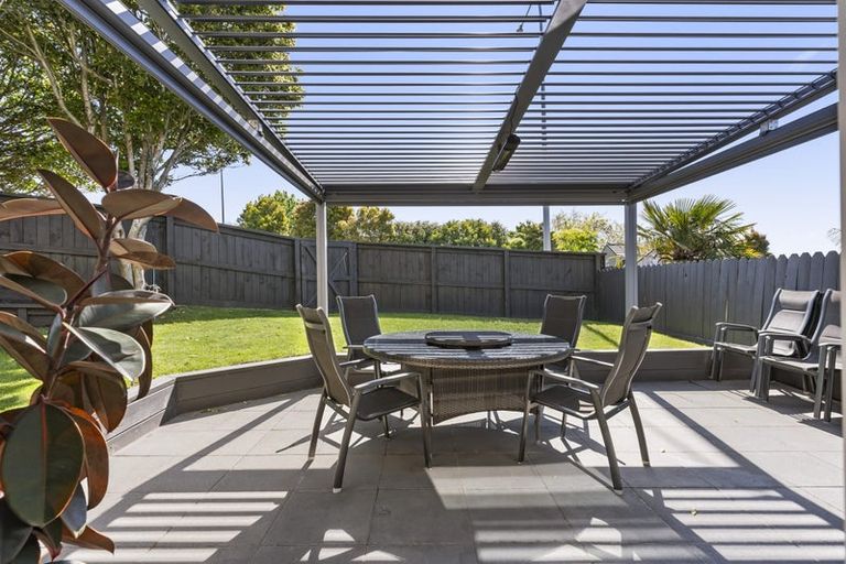 Photo of property in 1/13 Perendale Close, Somerville, Auckland, 2014