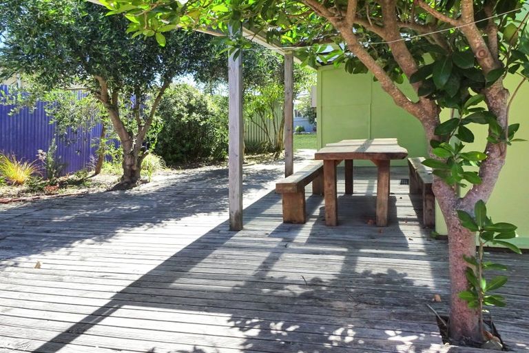 Photo of property in 15 Rangitane Street, Himatangi Beach, Foxton, 4891