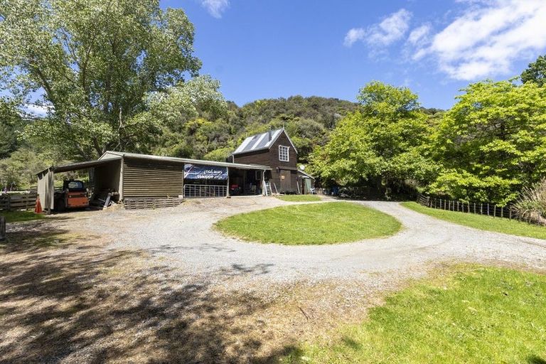 Photo of property in 298 Mangaone Road, Reikorangi, Waikanae, 5391