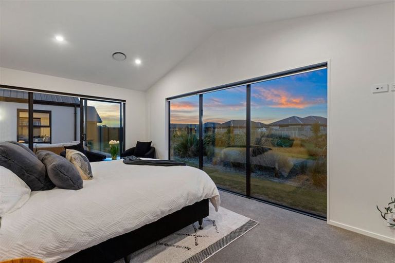 Photo of property in 17 Angus Place, Rangiora, 7400