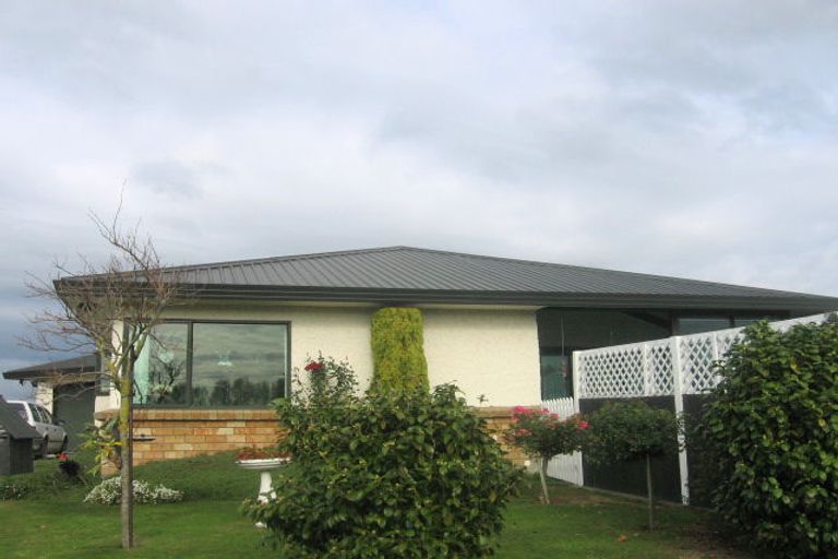 Photo of property in 27 Strachan Way, Highbury, Palmerston North, 4412