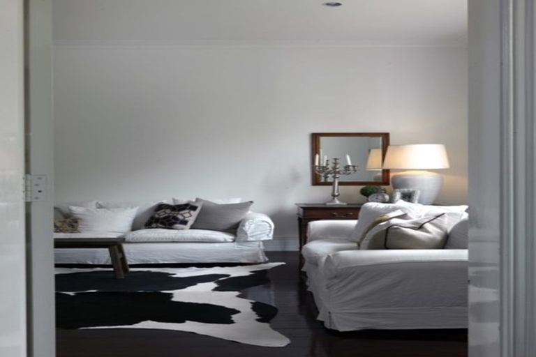 Photo of property in 26 Cranmer Square, Christchurch Central, Christchurch, 8013