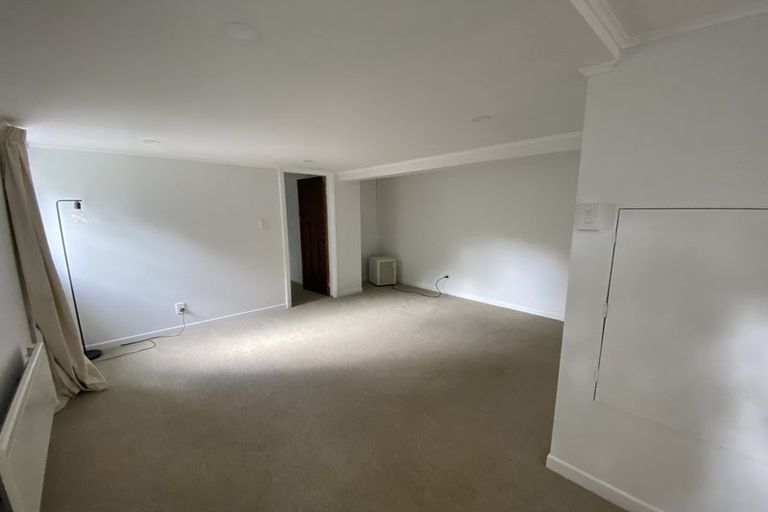 Photo of property in 16 Kaihuia Street, Northland, Wellington, 6012