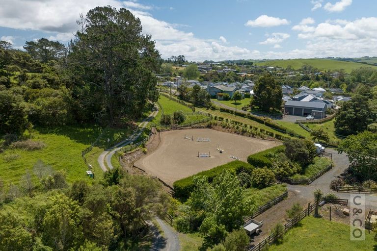 Photo of property in 25 School Road, Waimauku, 0881