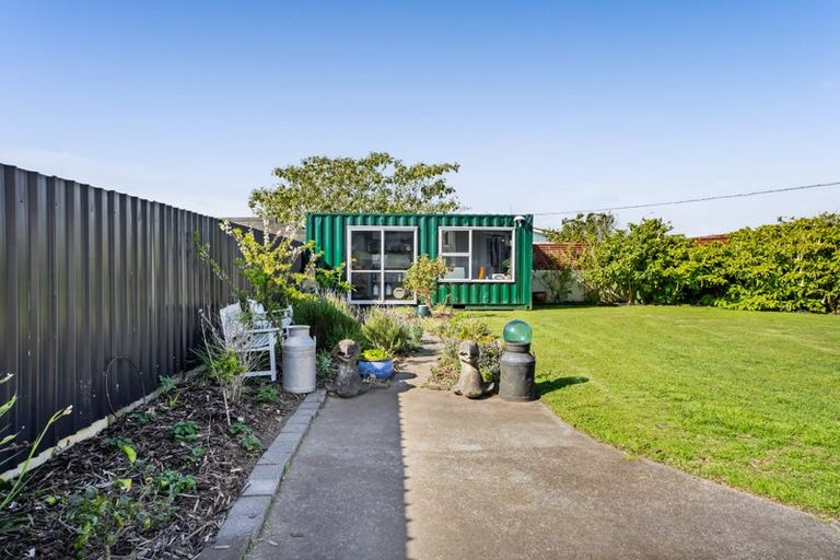 Photo of property in 96 Blake Street, Waitara, 4320