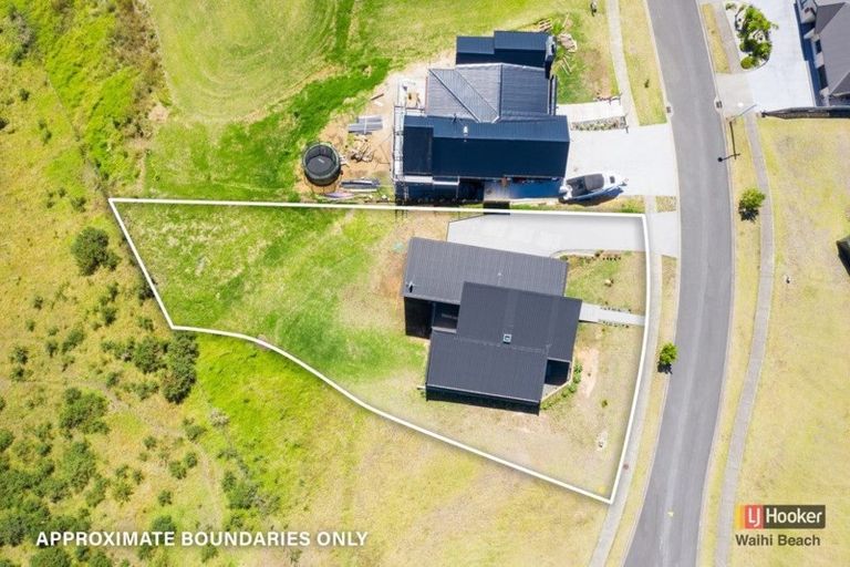 Photo of property in 32 Tohora View, Waihi Beach, 3611