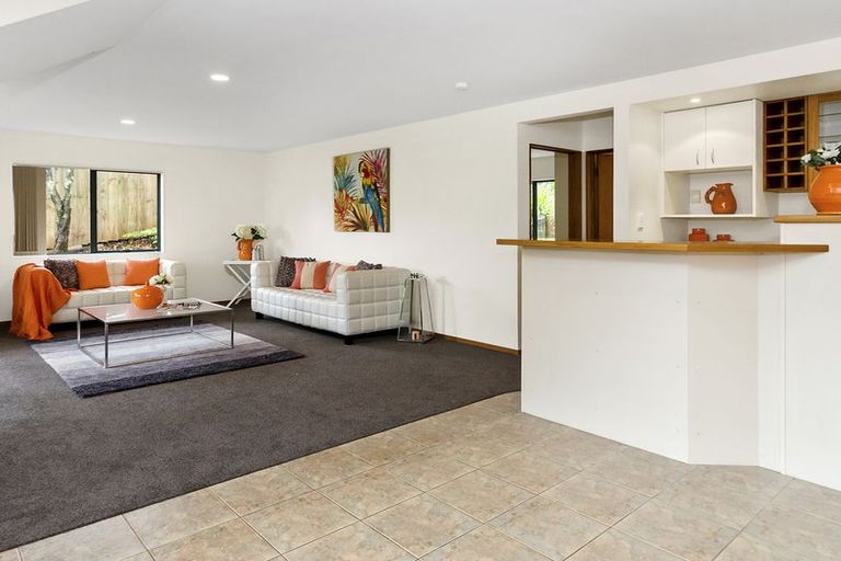 Photo of property in 1/10 Hilltop Road, Clover Park, Auckland, 2019