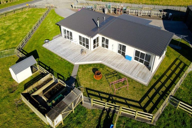 Photo of property in 270 Turangi Road, Tikorangi, Waitara, 4383