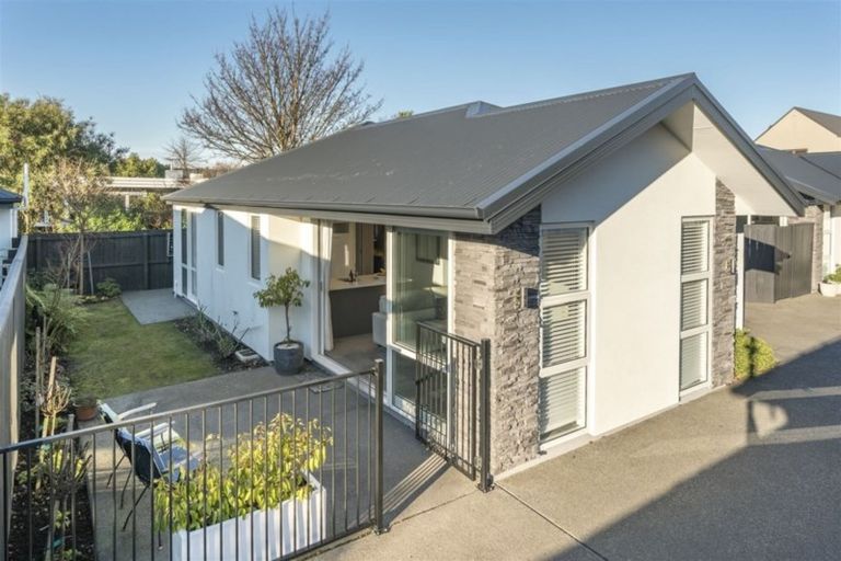 Photo of property in 2/352 Ilam Road, Bryndwr, Christchurch, 8053