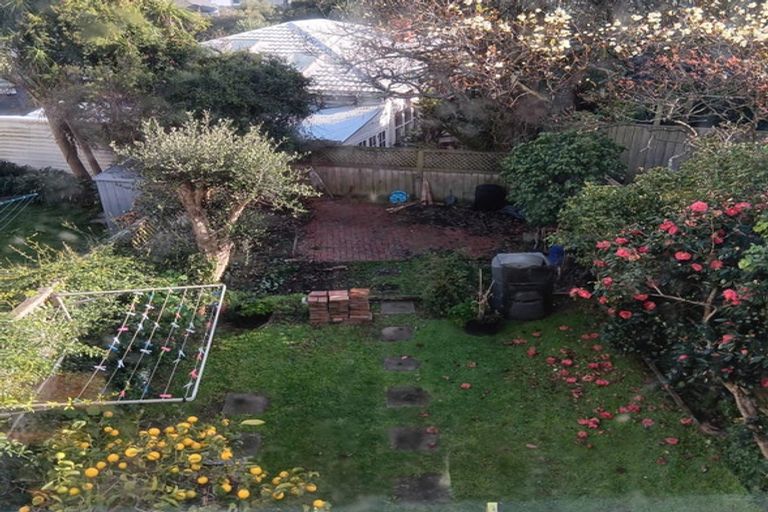 Photo of property in 23 Hawker Street, Mount Victoria, Wellington, 6011