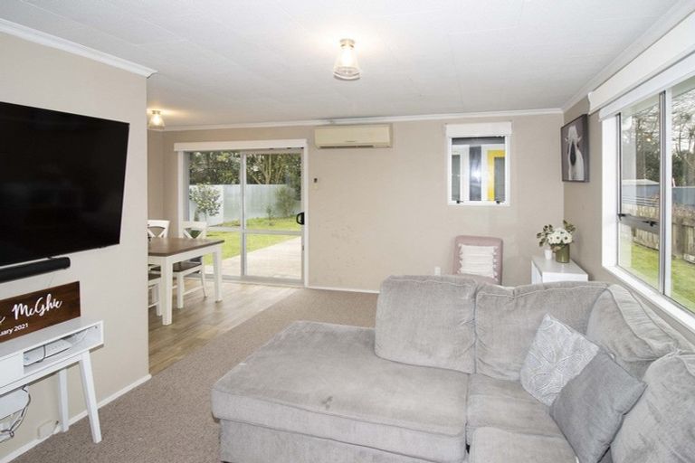 Photo of property in 22 Kupe Drive, Carterton, 5713